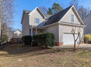 109 Stoneline Ct, Holly Springs, NC 27540
