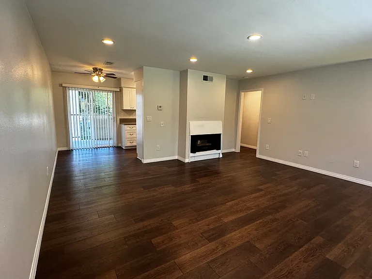 400 S Flower St #180 — Photo 10