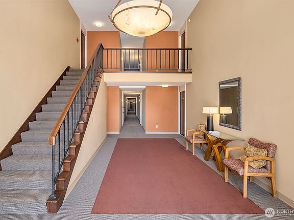 2nd image of 11012 NE 68th Street #511