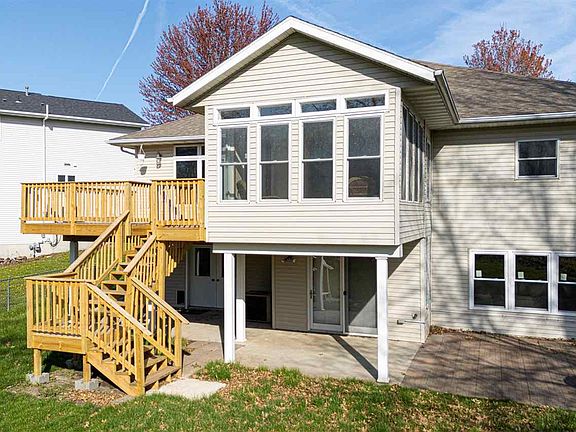 3rd image of 680 Andrews Ct