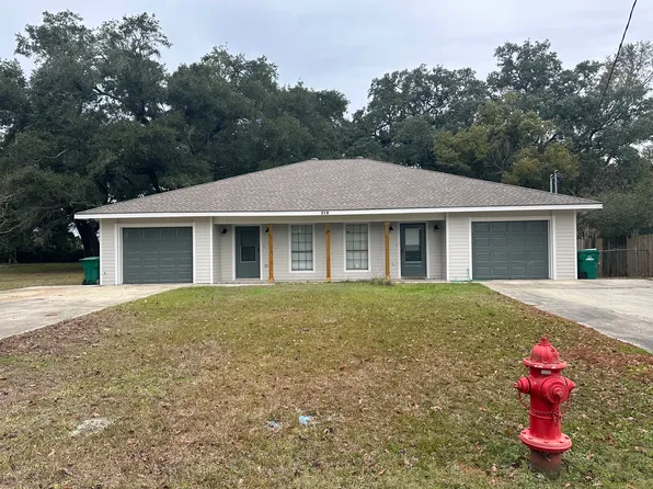 219 Saint Charles St #A, Bay Saint Louis, MS 39520