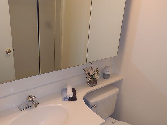 4th image of 14720 35th Ave APT 10G