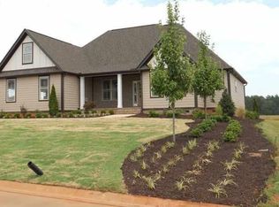 112 Country Mist Dr, Greer, SC 29651