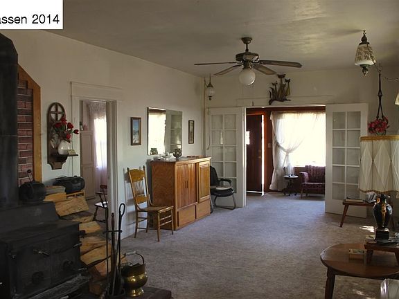 5th image of 215 Cedar St