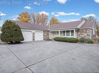 38080 Hamon St, Harrison Township, MI 48045