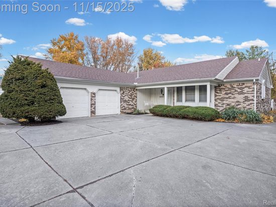 38080 Hamon St, Harrison Township, MI 48045
