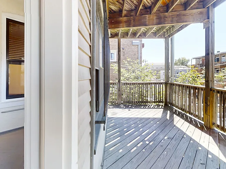 1443 W Belle Plaine Ave #2 — Photo 10