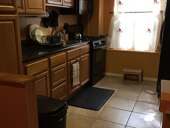 3rd image of 1337 Bronx River Ave