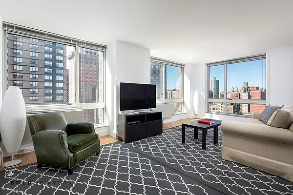 Rented by Bold New York | media 7