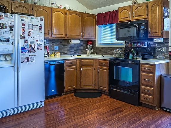 2nd image of 12822 Josephine St