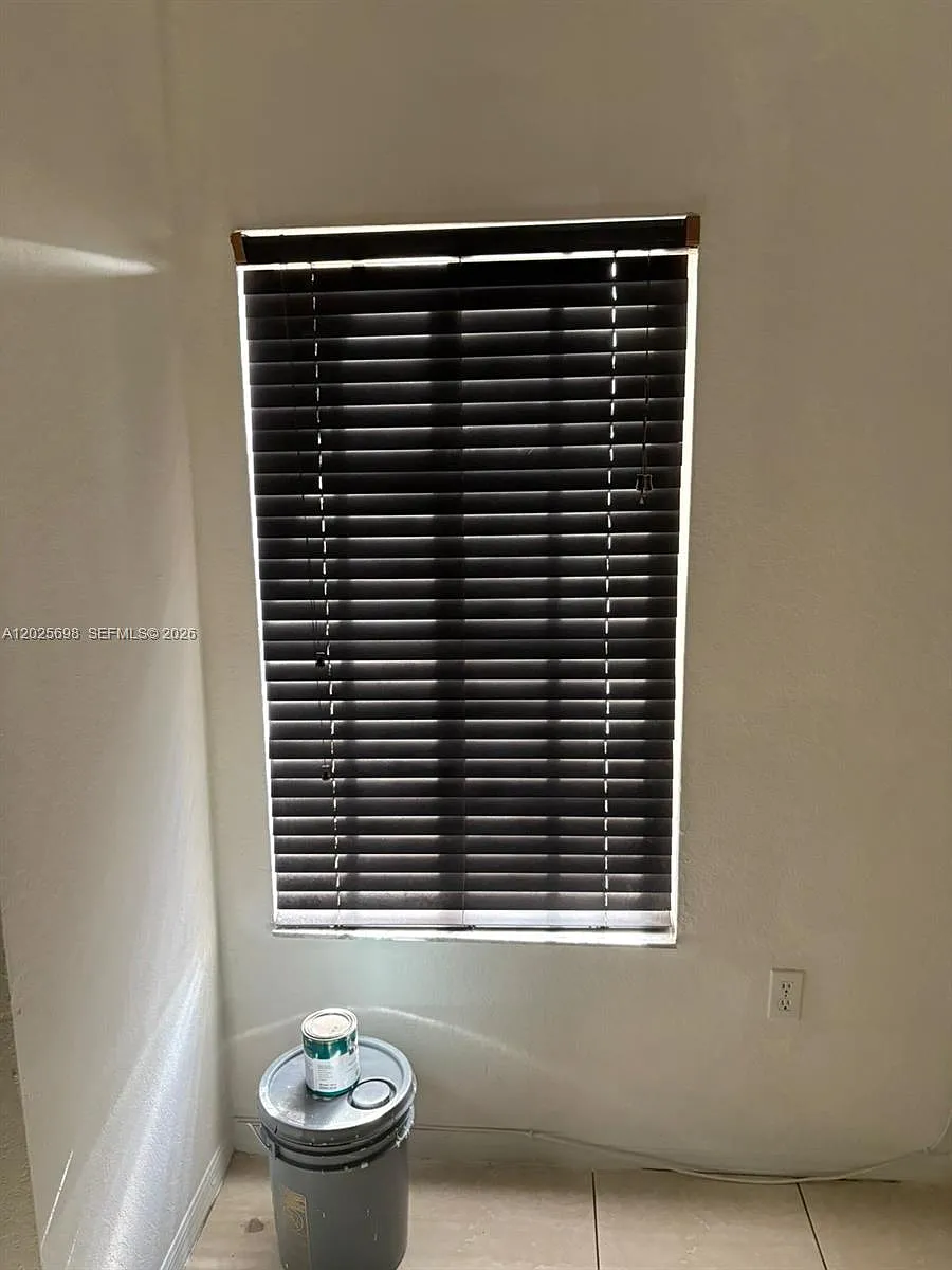 Photo 2 of 15 - 117 SE 3rd Ave #7 - Hallandale Beach, FL Building Photo - 117 SE 3rd Ave #7