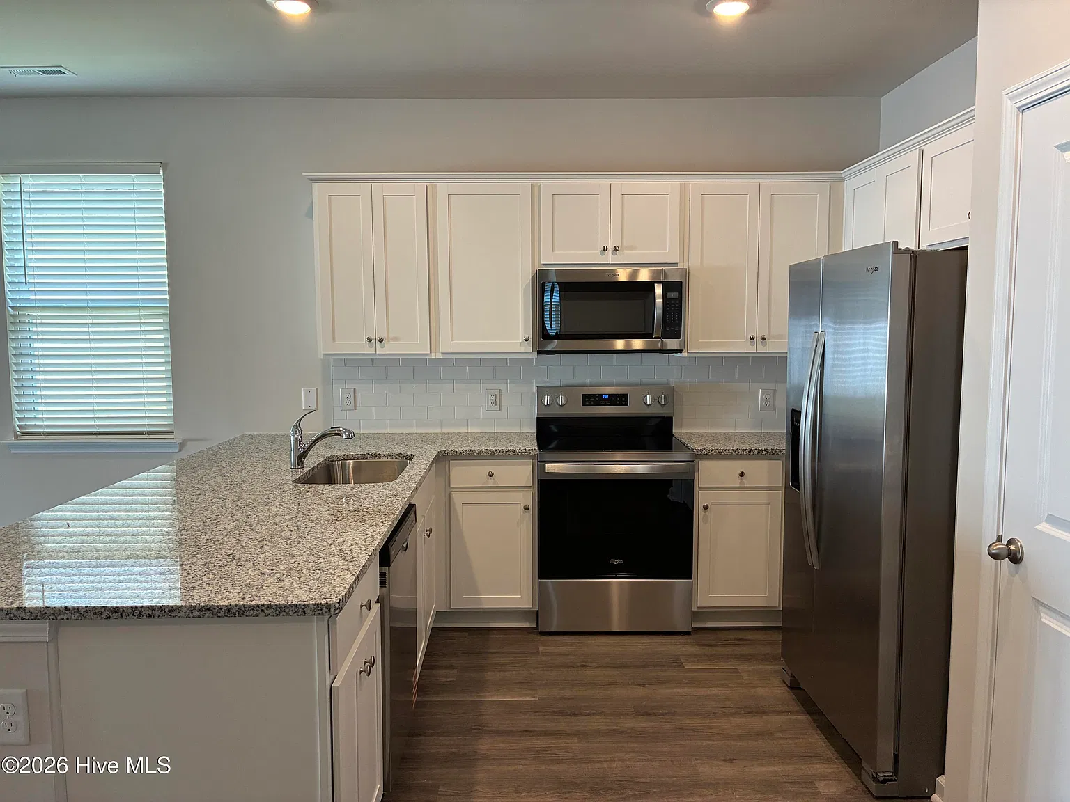 4 bed, $1,950 — Photo 4