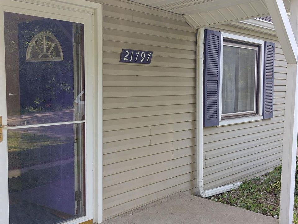 1st image of 21797 Waldron St