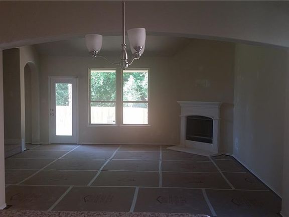 3rd image of 560 Indian Hill Dr