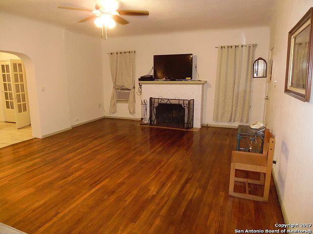 1st image of 1924 W Wildwood Dr