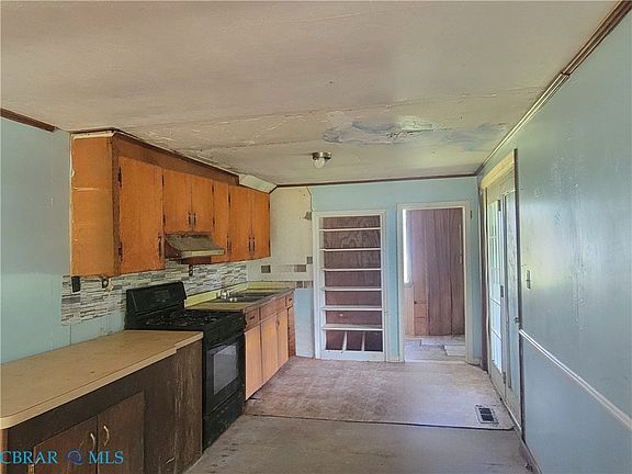 2nd image of 68 Boyse Point Cir