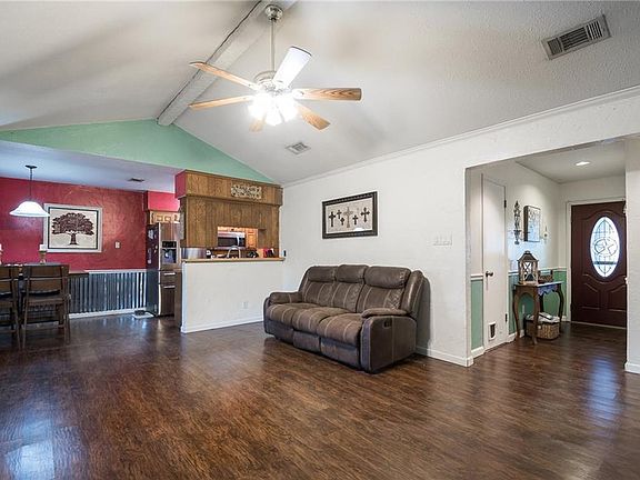 4th image of 203 San Jacinto Ct