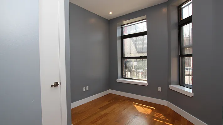 Rented by Nooklyn NYC LLC | media 18