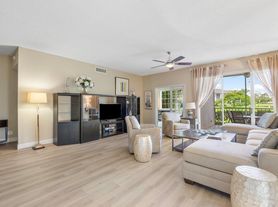 5070 Lake Catalina Dr
