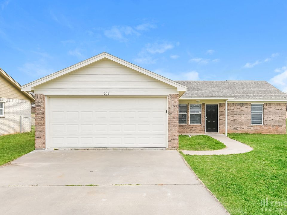 1st image of 204 Dean Ct