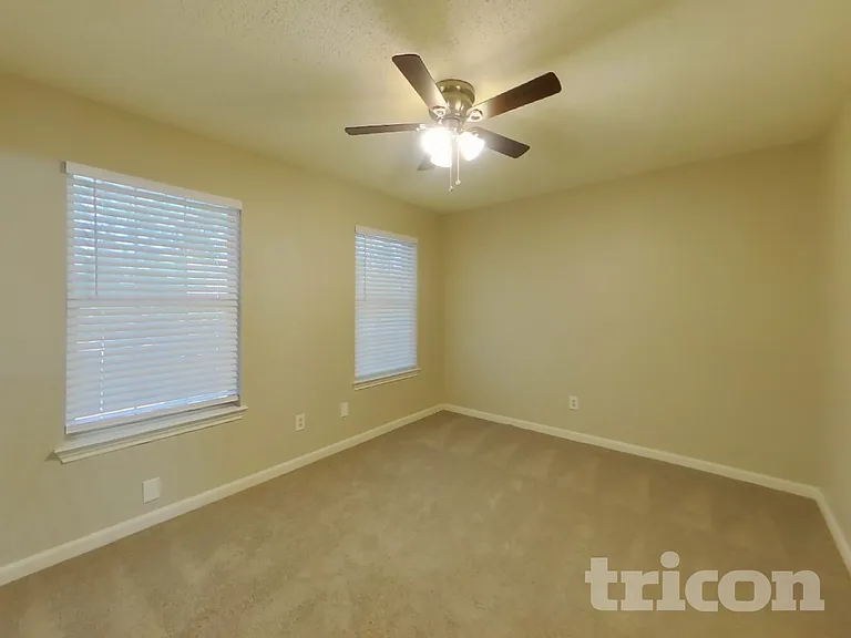 419 Windhurst Dr — Photo 16