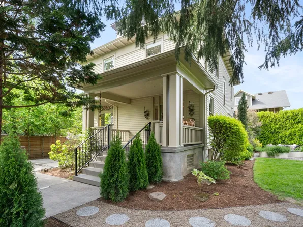 2207 NE Tillamook St, Portland, OR 97212