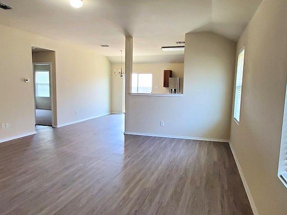 2nd image of 903 Silver Sage Dr