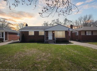 32981 Rosslyn Ave, Garden City, MI 48135