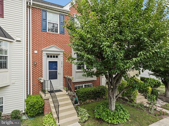 3rd image of 5614 Oakham Pl