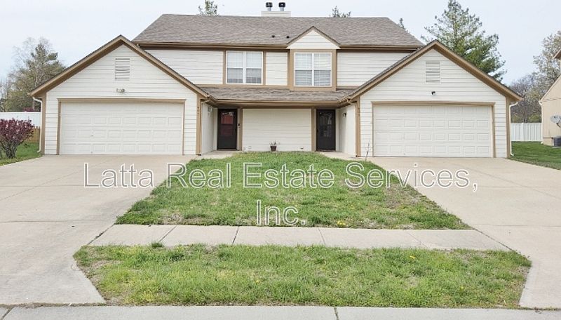 1st image of 605 NE Swann Cir
