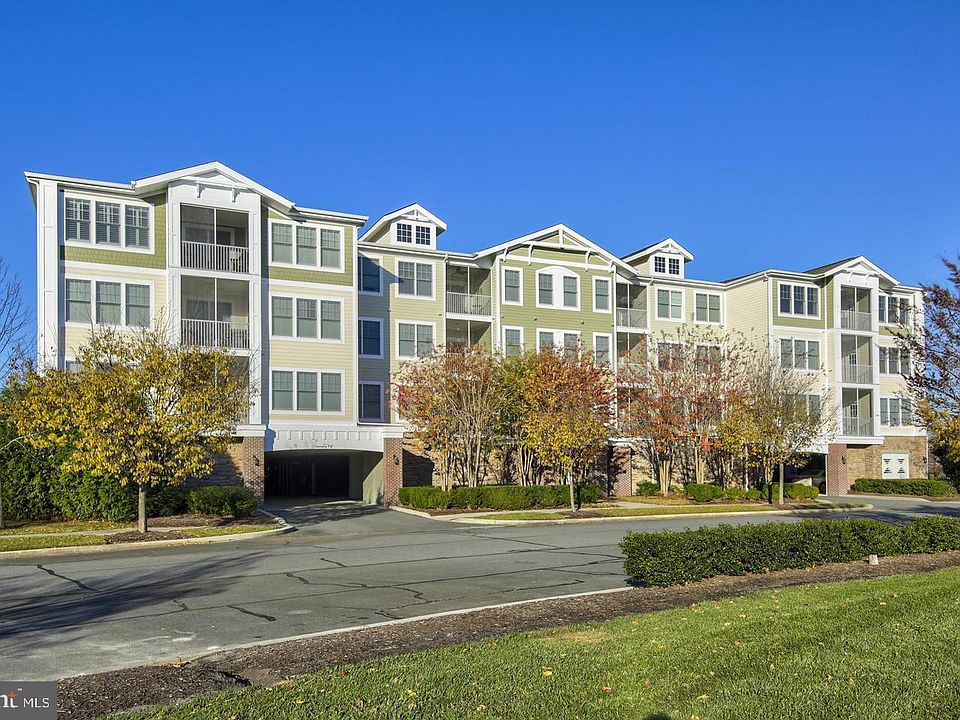 1st image of 31568 Winterberry Pkwy Unit 304A