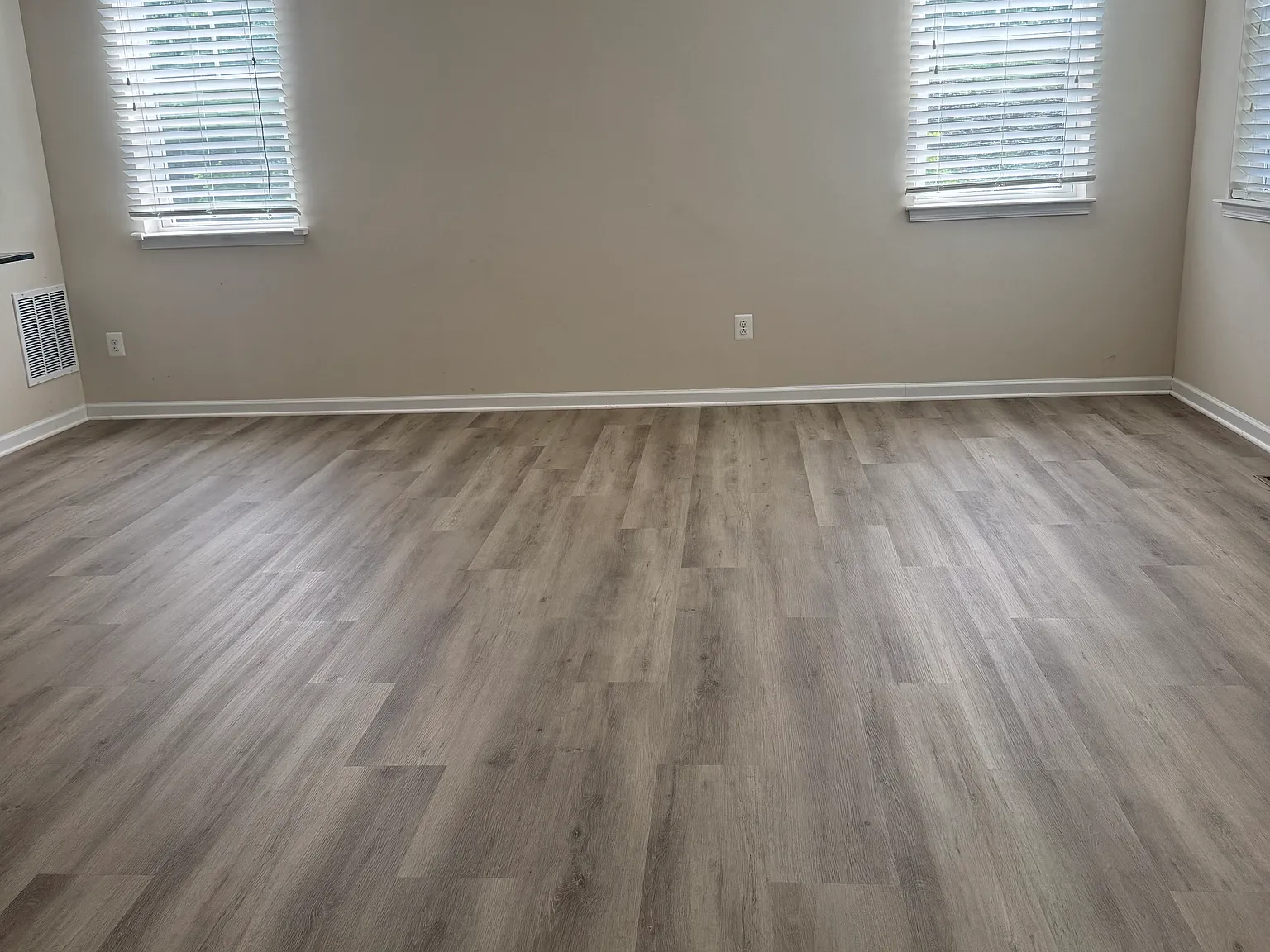 3 bed, 2108 sqft, $3,600 — Photo 2