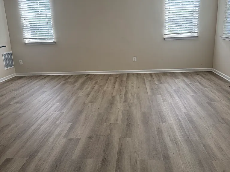 14300 Potomac Heights Ln — Photo 2