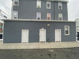 92 Clinton Pl