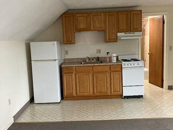 5th image of 16 Burton St Front 3