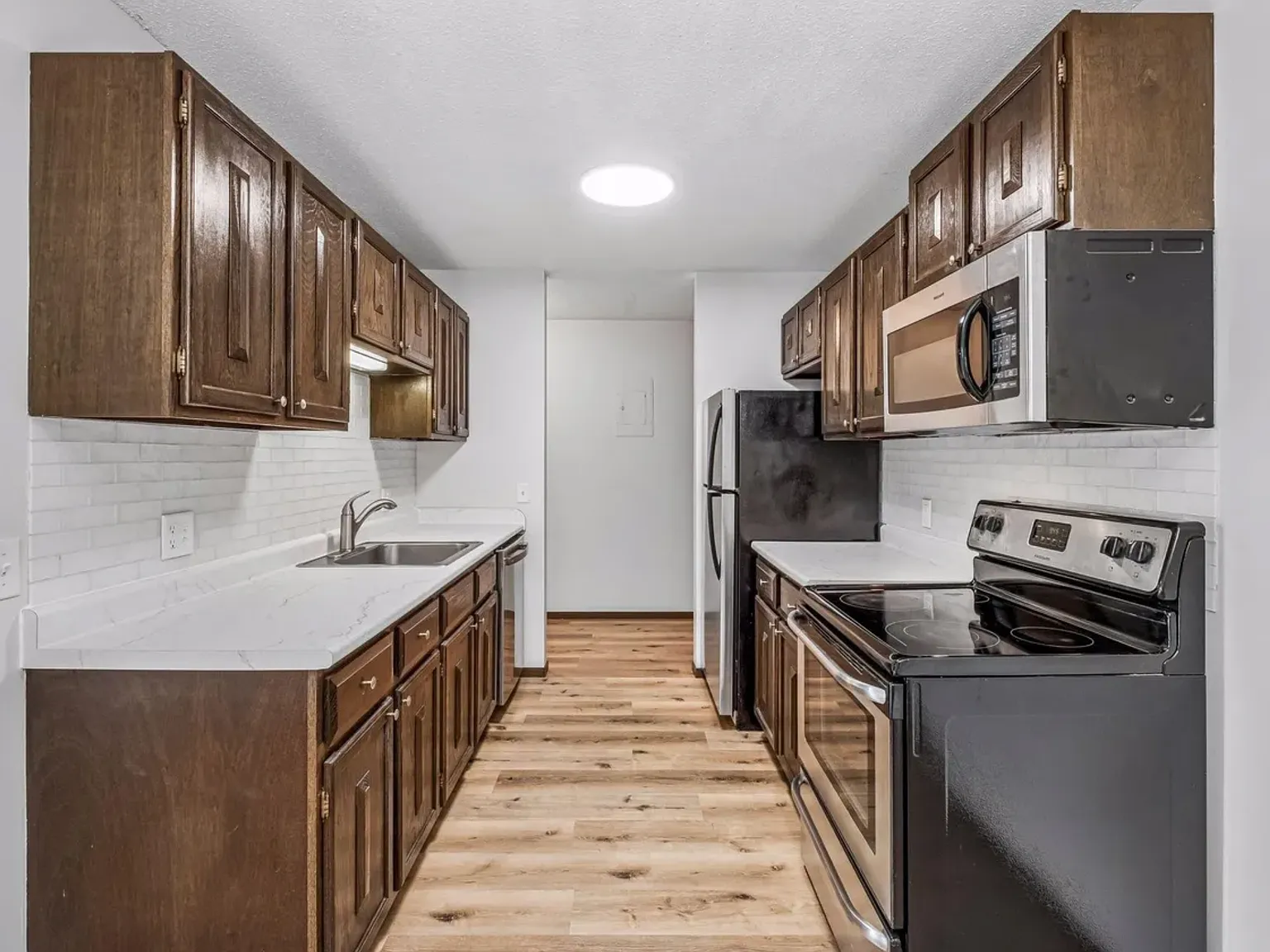 4009 Heritage Hills Dr — Photo 3