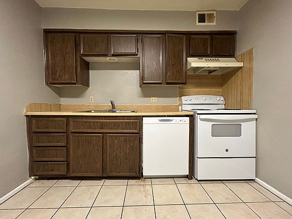5th image of 4608 Belton Ave APT A
