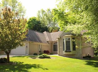 2118 Lake Wood Dr, Jackson, MI 49203