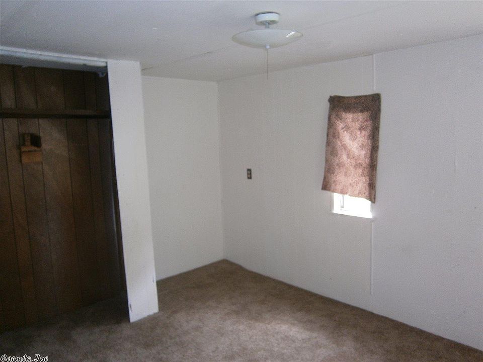 2nd image of 834 Mill St