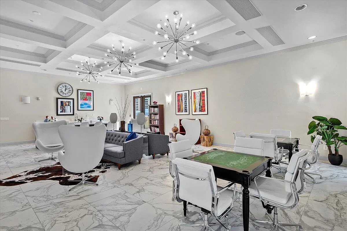 1 bed, 1.0 bath, 820 sqft, $3,600 — Photo 3