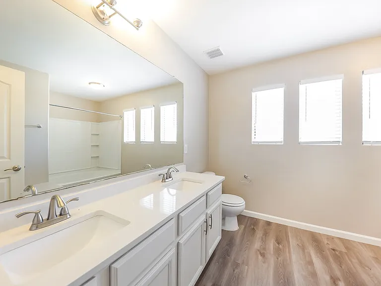1306 S 119th Dr — Photo 12