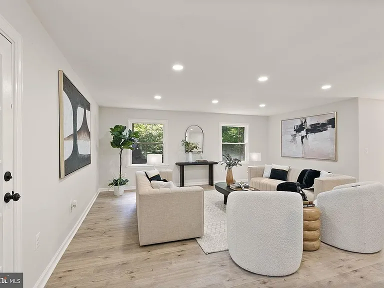 14863 Prestige Dr — Photo 9
