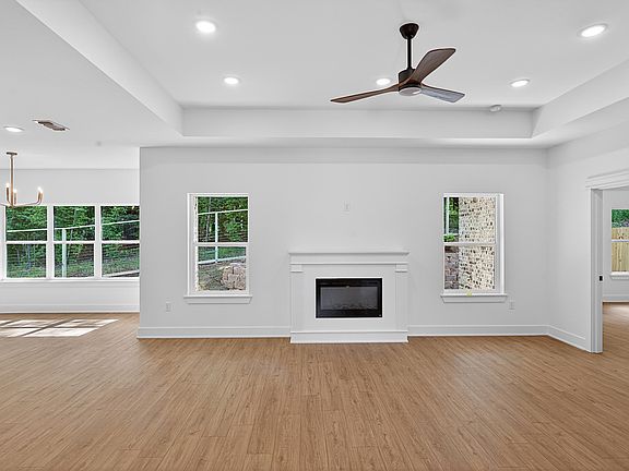5th image of 4502 Lone Oak Ln