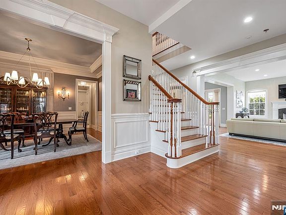 2nd image of 117 Cortland Dr