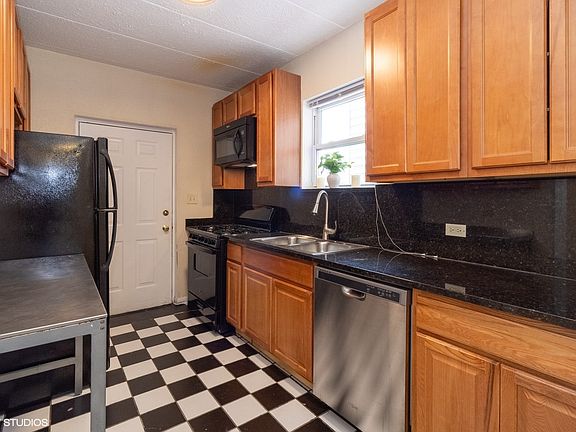 2nd image of 2631 W Hirsch St APT 2