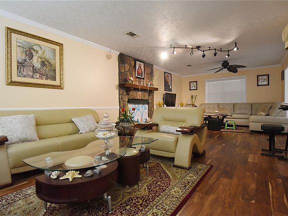 4th image of 6697 Gunstock Ln