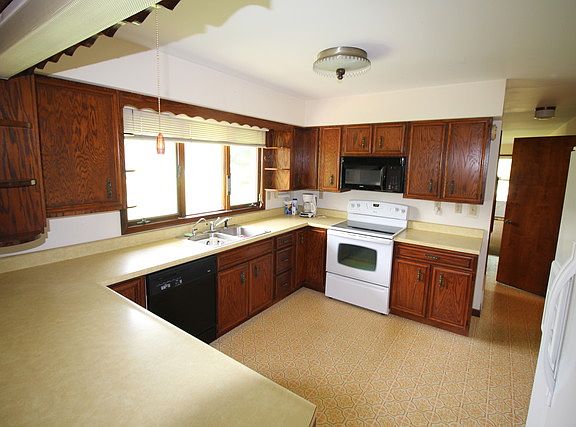 3rd image of 402 N 5th St