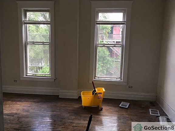 5th image of 8942 S Mackinaw Ave #3