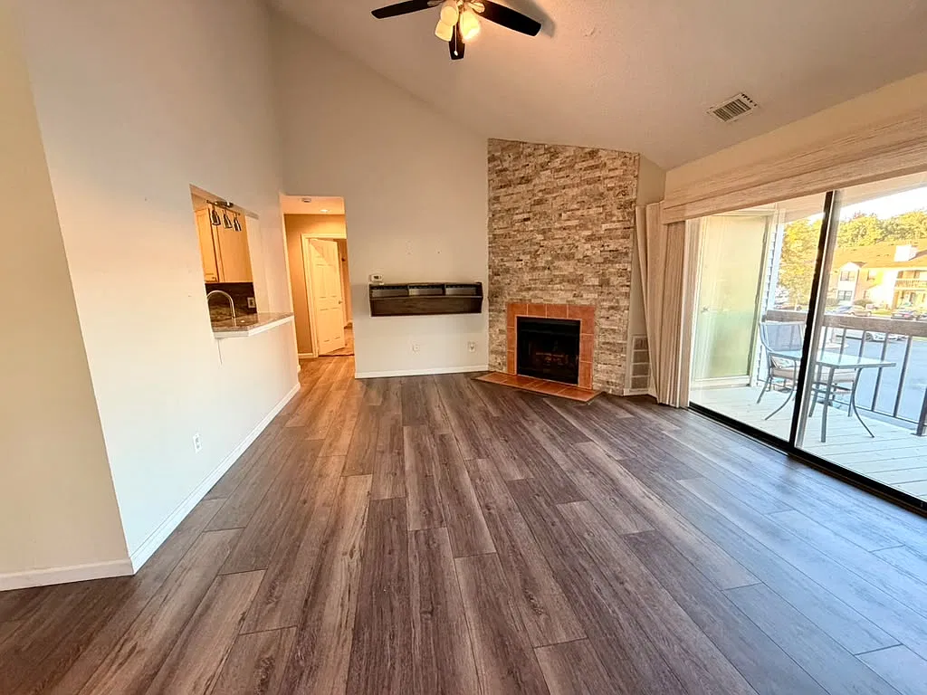 2 bed, $2,500 — Photo 1