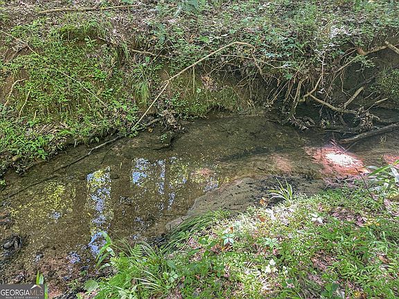4th image of 231 Lower Lovelace Rd
